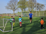 Trainingsavond S.K.N.W.K. JO7-1, JO11-1JM en JO12-1JM van maandag 8 april 2024 (54/79)